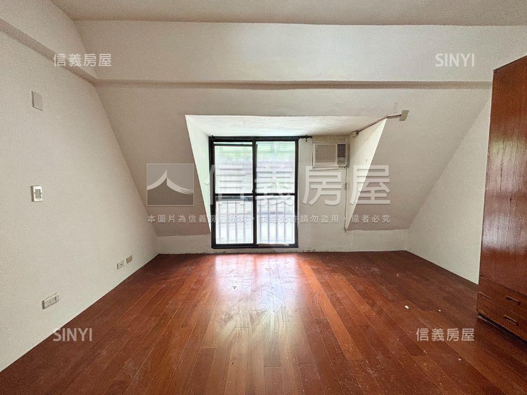 奇岩亮麗邊間美寓房屋室內格局與周邊環境
