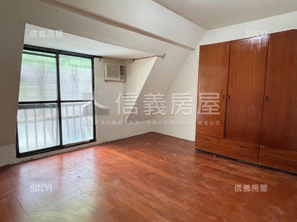 奇岩亮麗邊間美寓房屋室內格局與周邊環境
