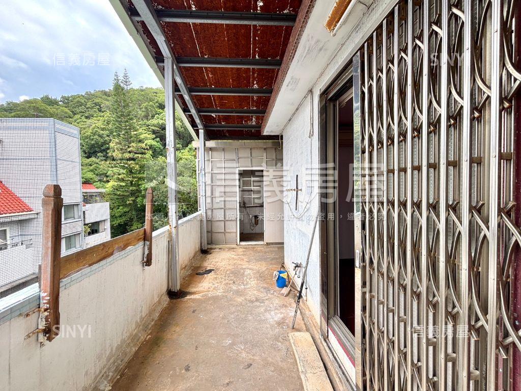 奇岩亮麗邊間美寓房屋室內格局與周邊環境