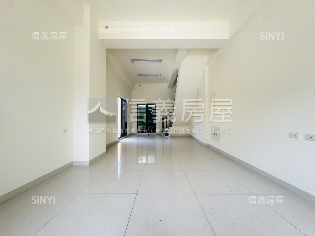 有夠新正路面店面透天房屋室內格局與周邊環境