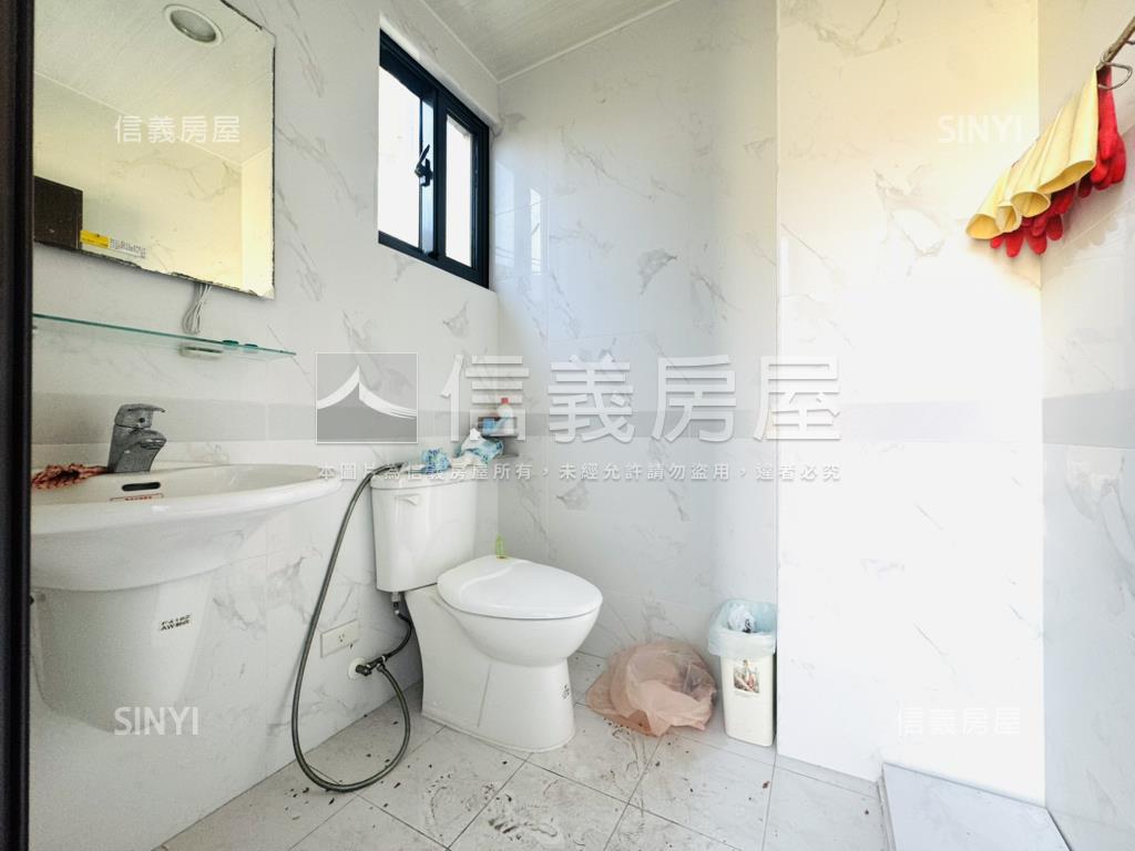 有夠新正路面店面透天房屋室內格局與周邊環境