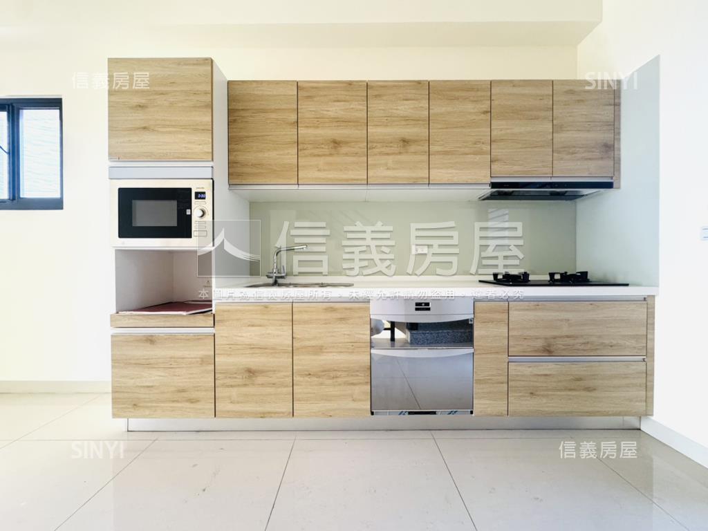 有夠新正路面店面透天房屋室內格局與周邊環境