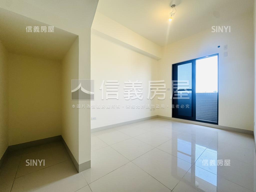 有夠新正路面店面透天房屋室內格局與周邊環境