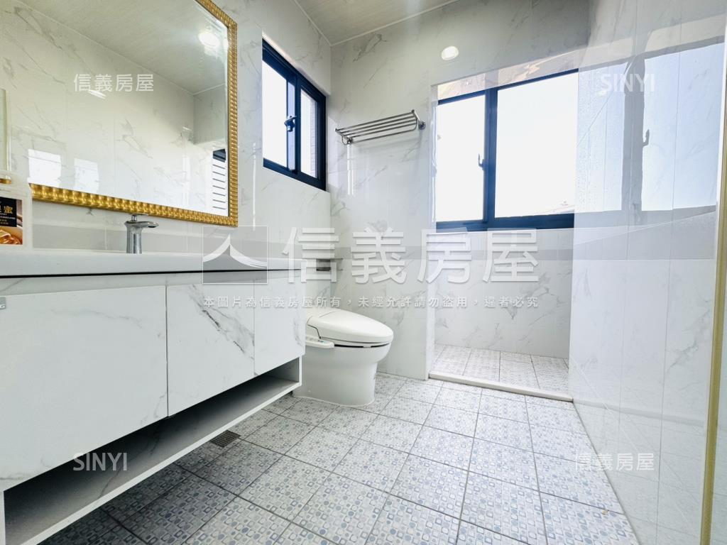 有夠新正路面店面透天房屋室內格局與周邊環境