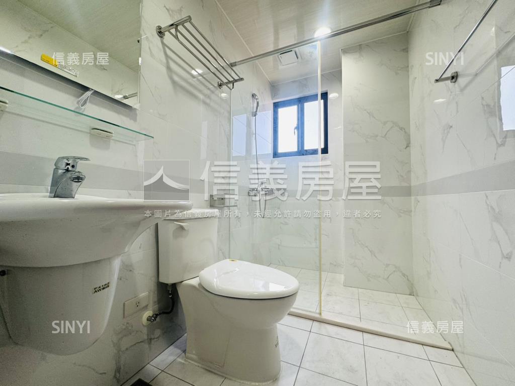 有夠新正路面店面透天房屋室內格局與周邊環境