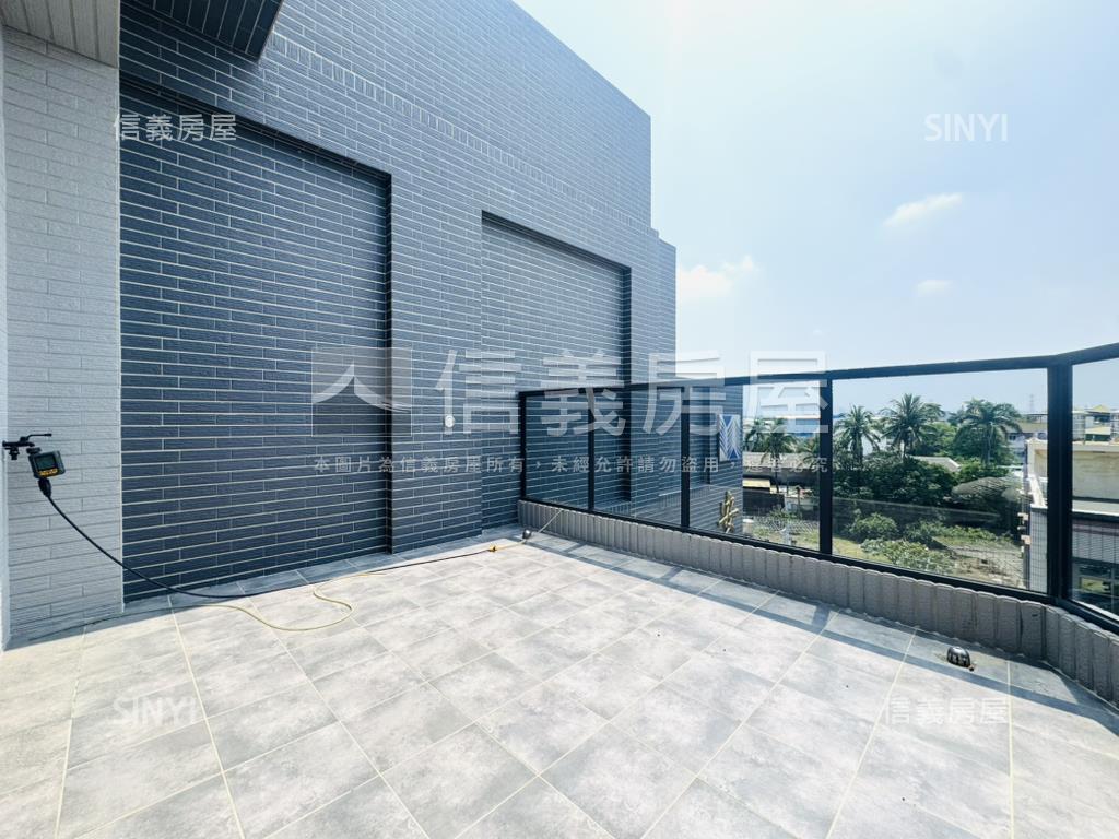 有夠新正路面店面透天房屋室內格局與周邊環境