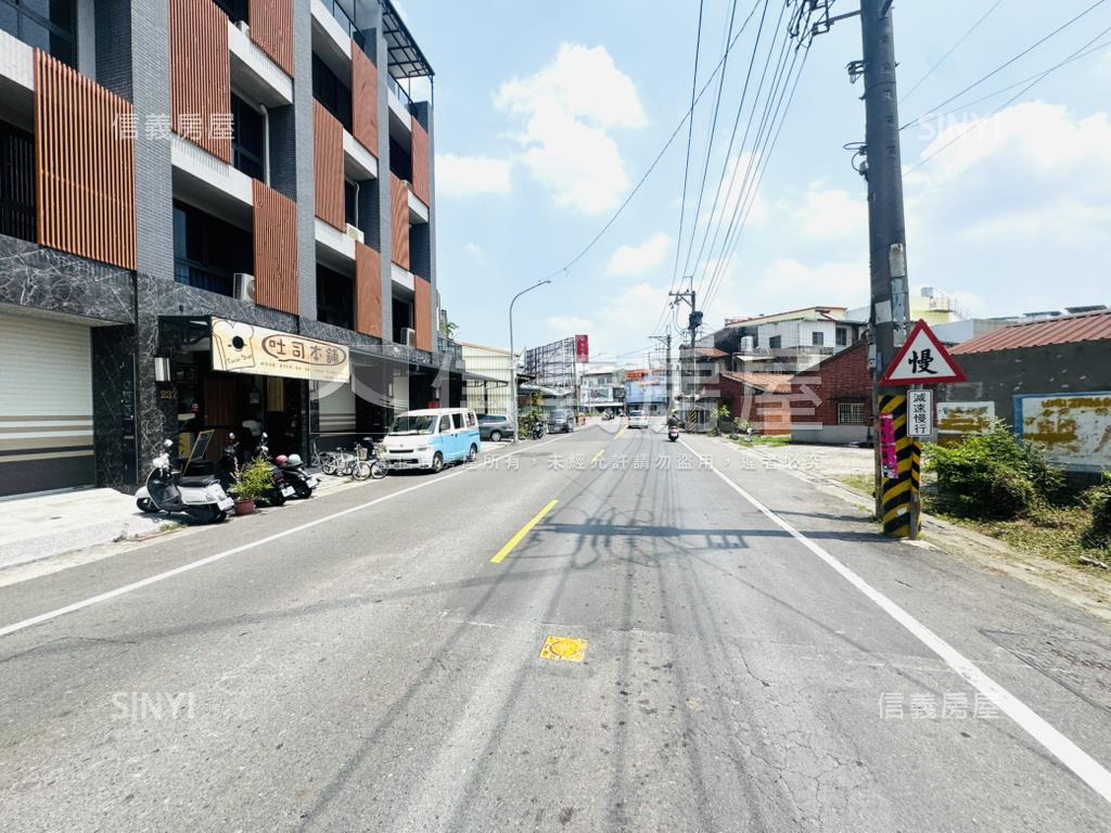 有夠新正路面店面透天房屋室內格局與周邊環境