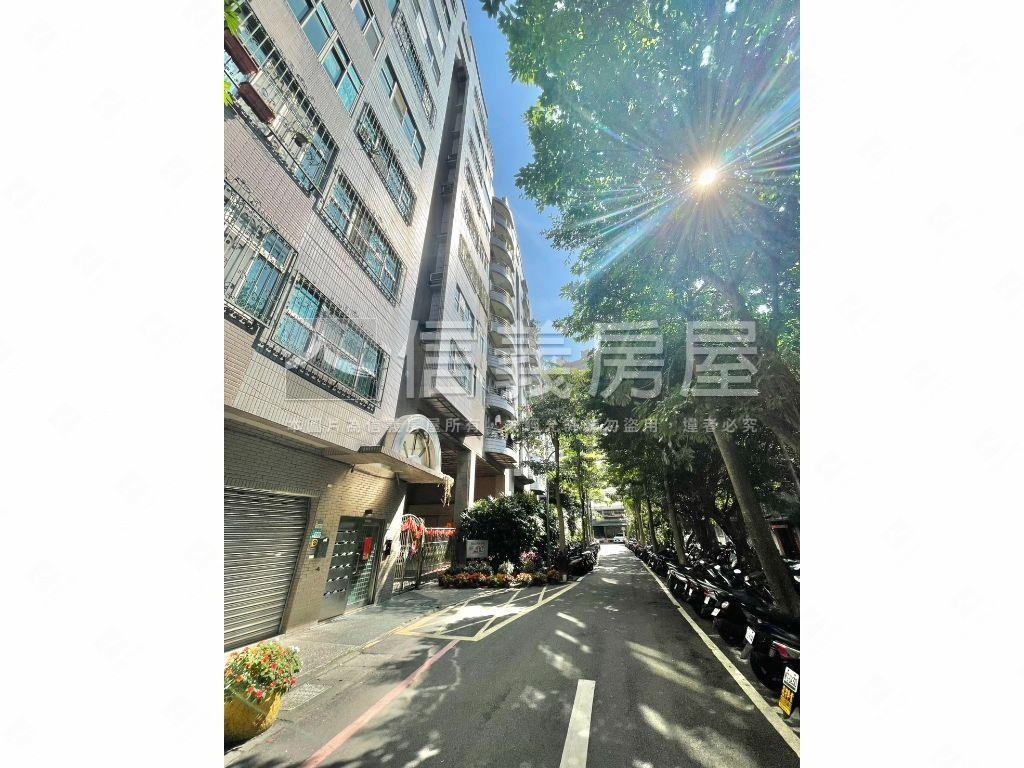 景安雙和電梯３房車位房屋室內格局與周邊環境