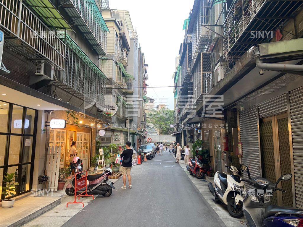 專任中山站商三店面房屋室內格局與周邊環境