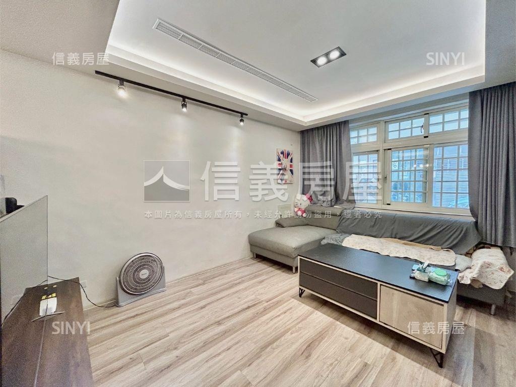 明星學校大面寬整新美透天房屋室內格局與周邊環境