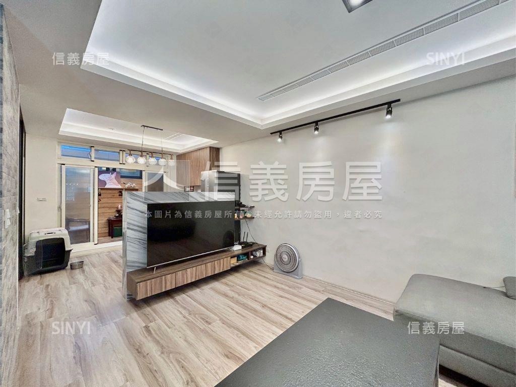 明星學校大面寬整新美透天房屋室內格局與周邊環境