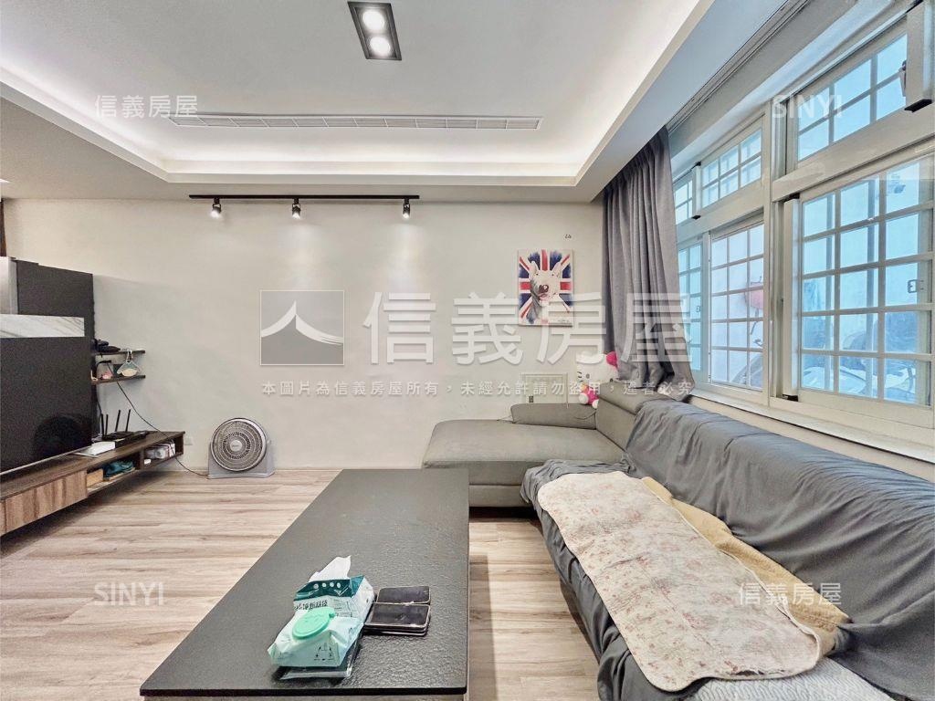 明星學校大面寬整新美透天房屋室內格局與周邊環境