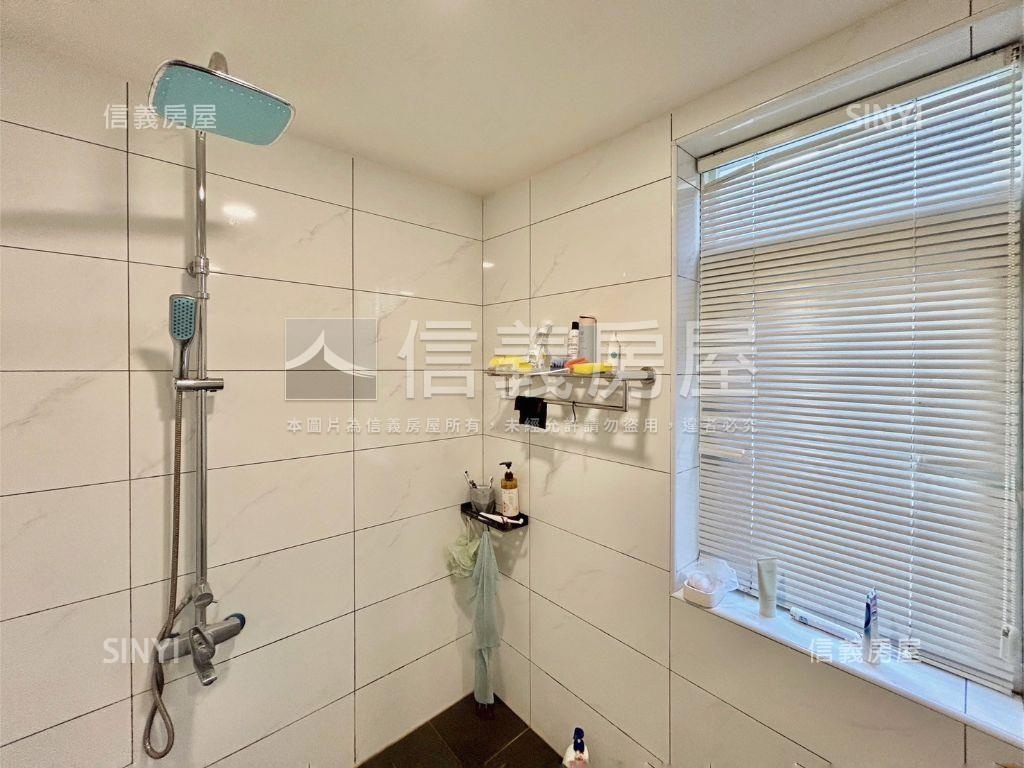 明星學校大面寬整新美透天房屋室內格局與周邊環境