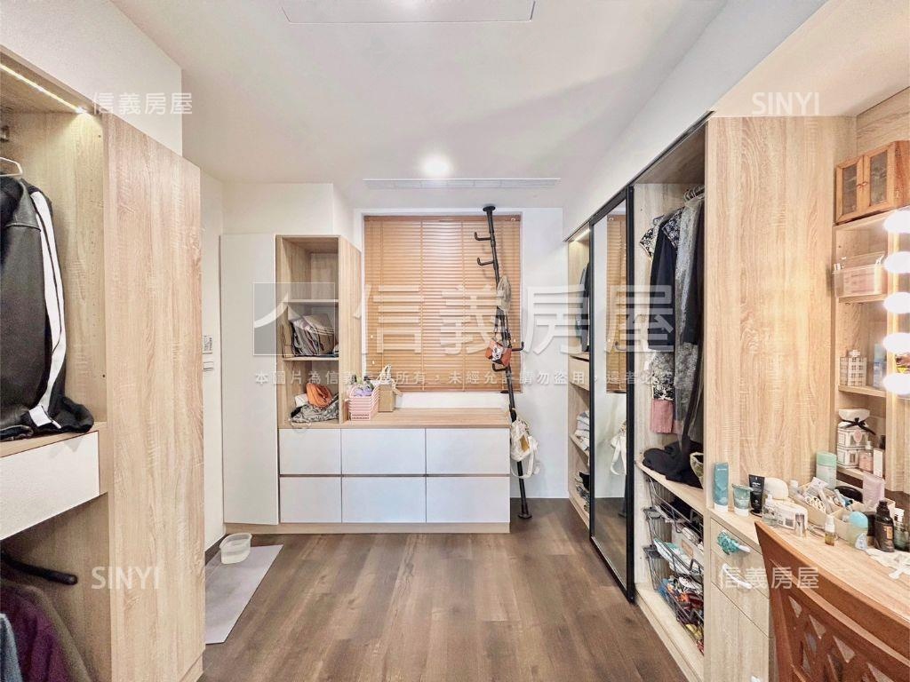 明星學校大面寬整新美透天房屋室內格局與周邊環境