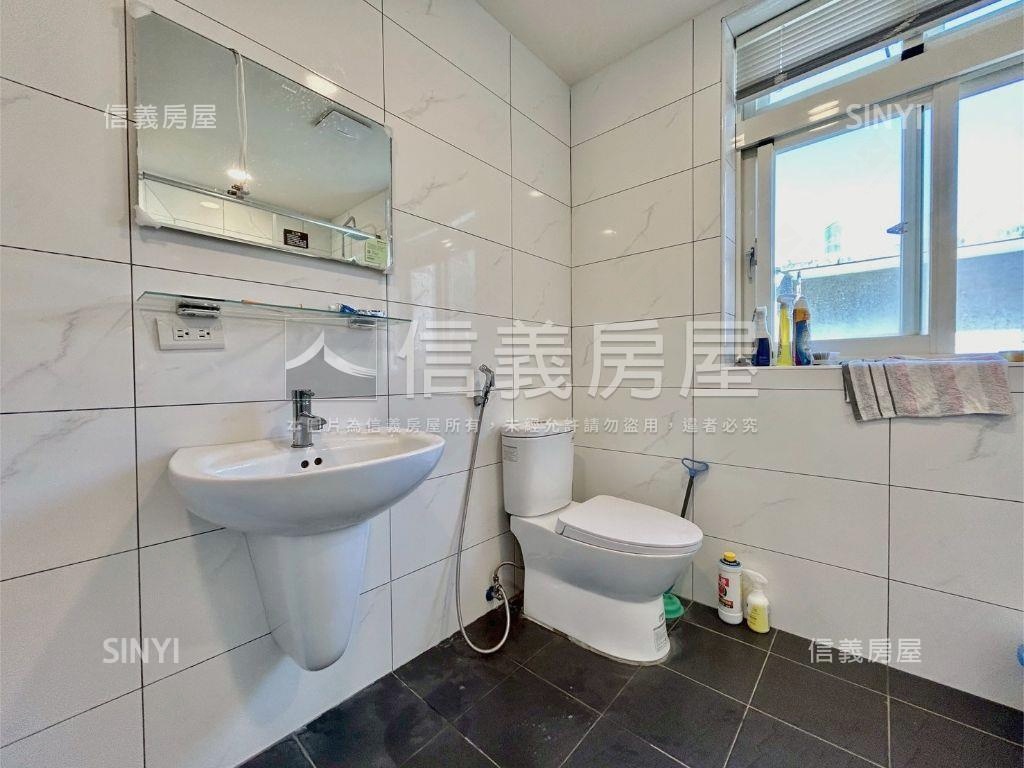 明星學校大面寬整新美透天房屋室內格局與周邊環境