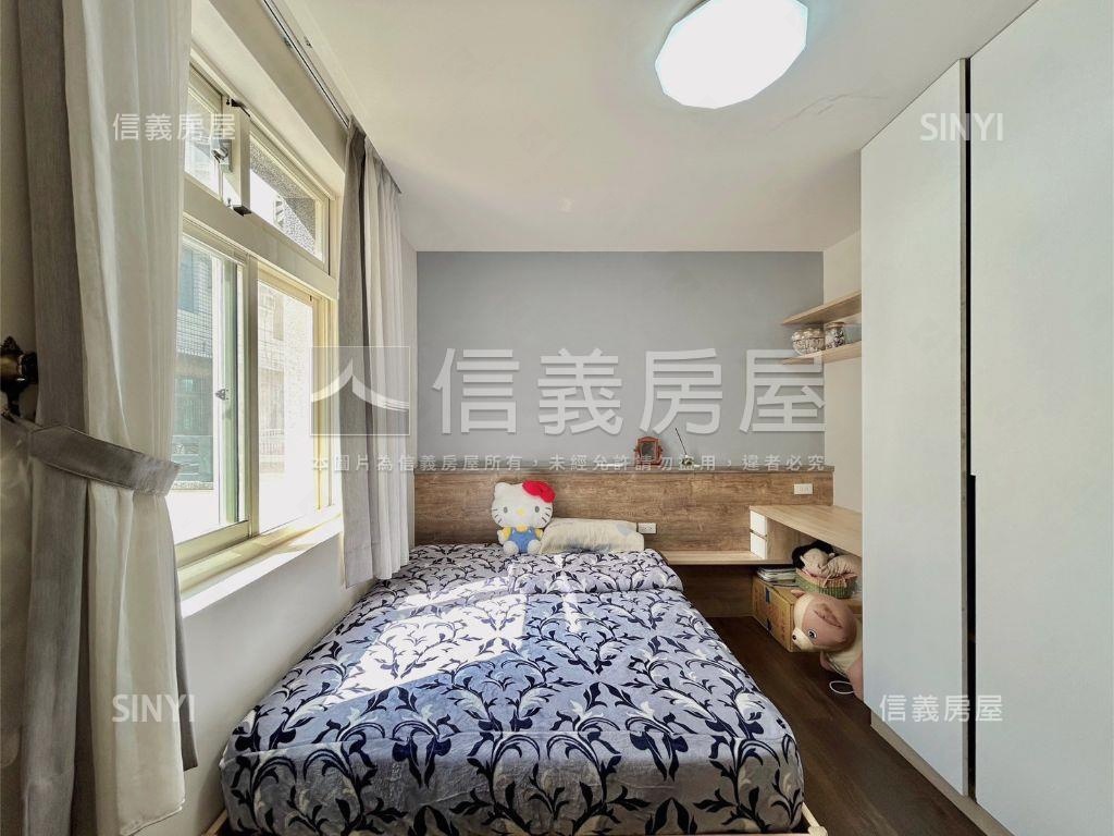 明星學校大面寬整新美透天房屋室內格局與周邊環境