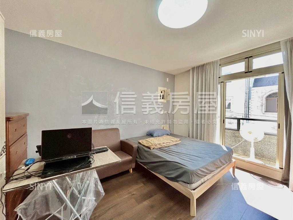 明星學校大面寬整新美透天房屋室內格局與周邊環境