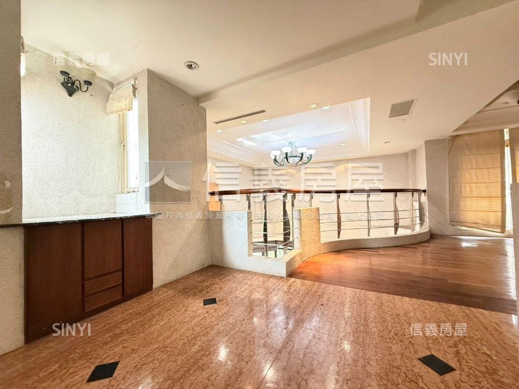 專任北屯獨棟大地坪別墅房屋室內格局與周邊環境