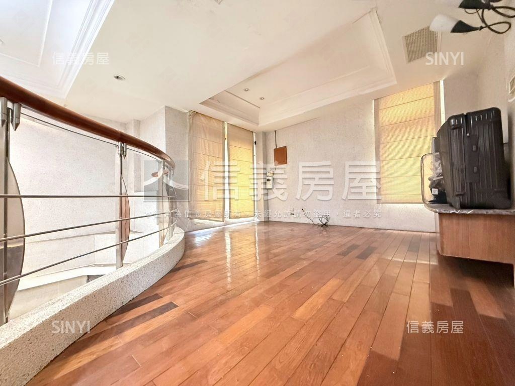 專任北屯獨棟大地坪別墅房屋室內格局與周邊環境