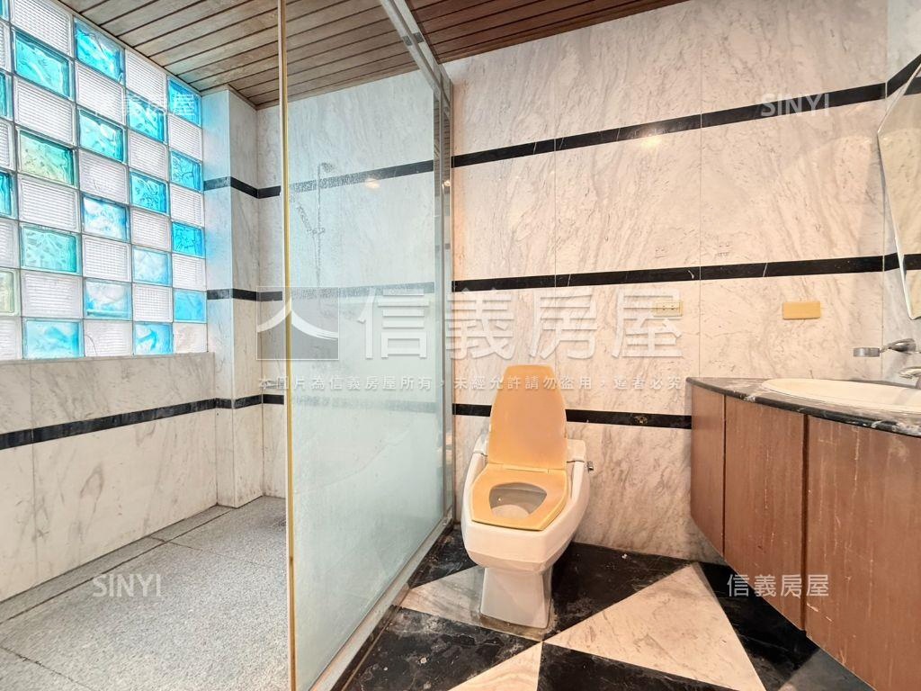 專任北屯獨棟大地坪別墅房屋室內格局與周邊環境