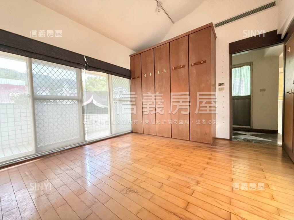 專任北屯獨棟大地坪別墅房屋室內格局與周邊環境