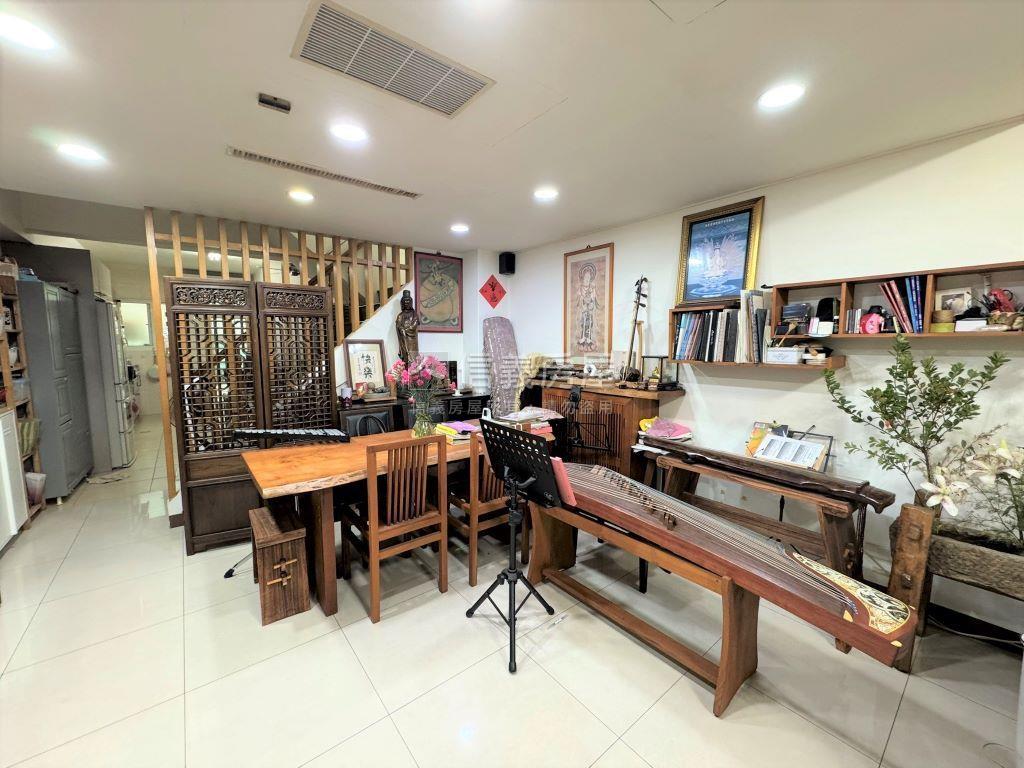 美術館綠園大地坪企業店透房屋室內格局與周邊環境