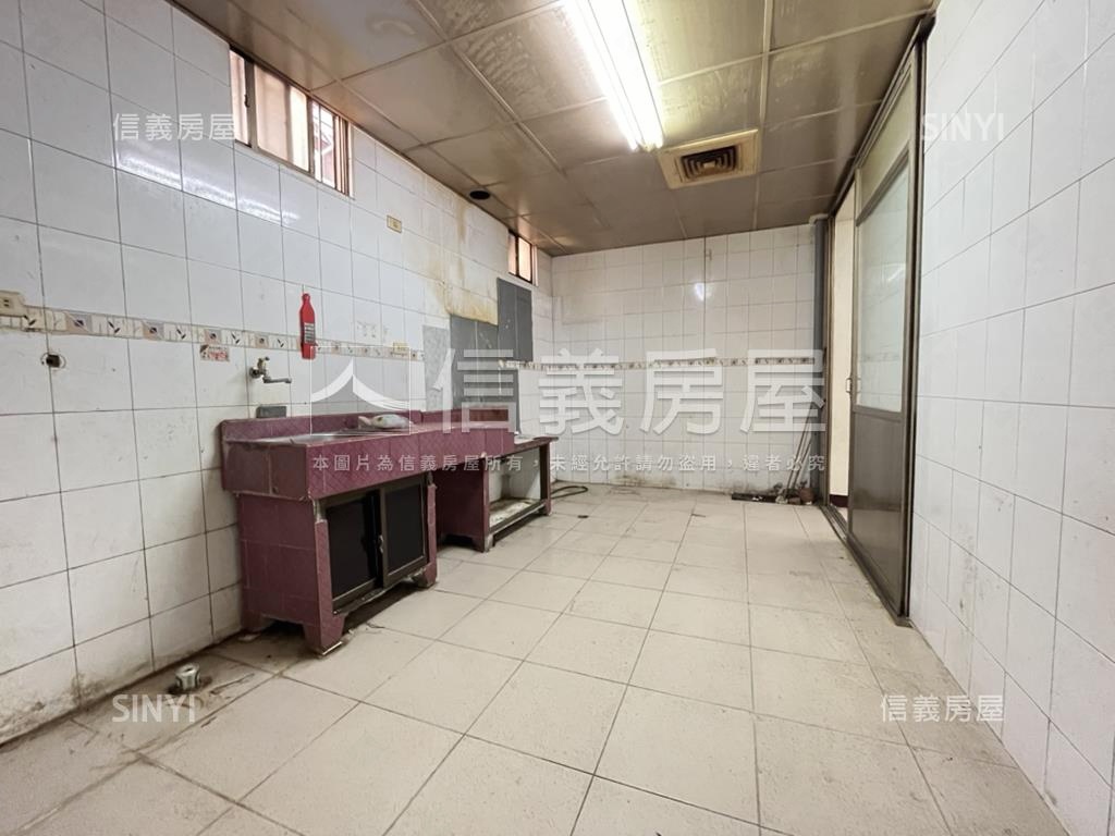 德隆路平房方便停車房屋室內格局與周邊環境