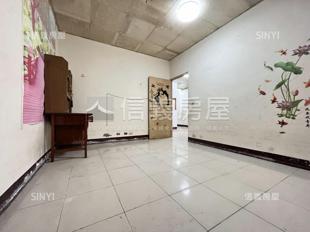 德隆路平房方便停車房屋室內格局與周邊環境