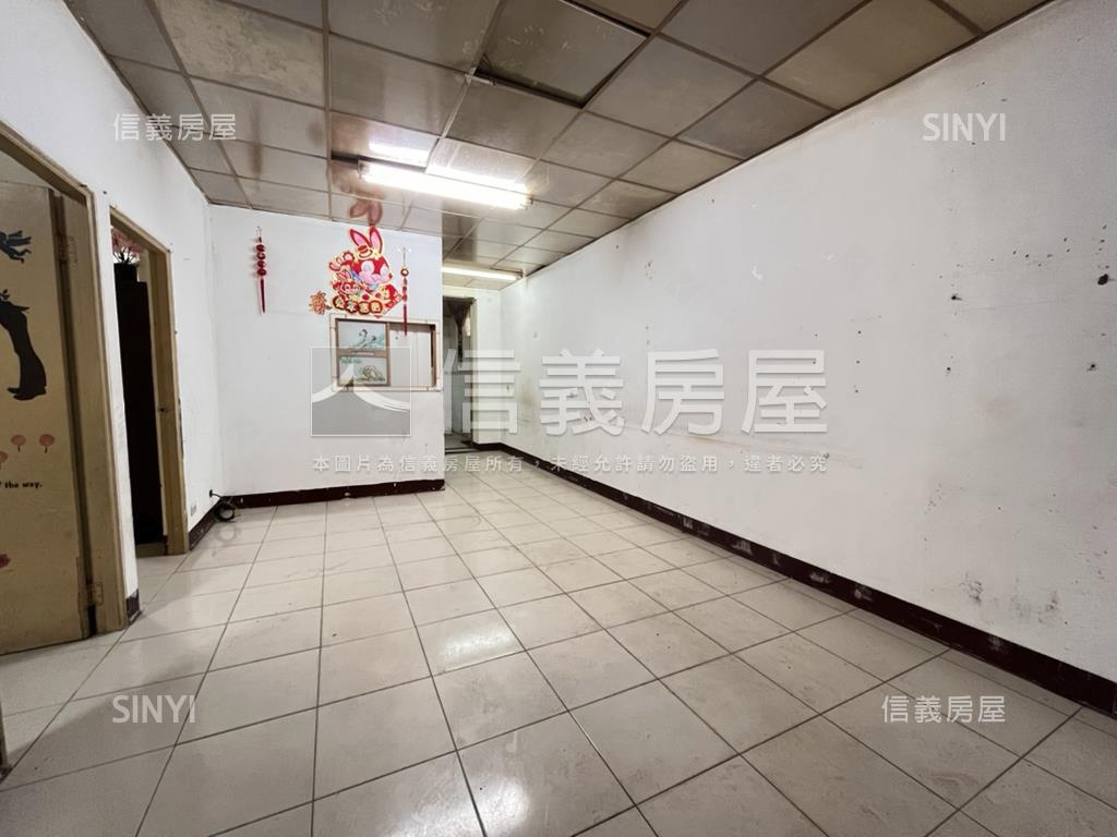 德隆路平房方便停車房屋室內格局與周邊環境