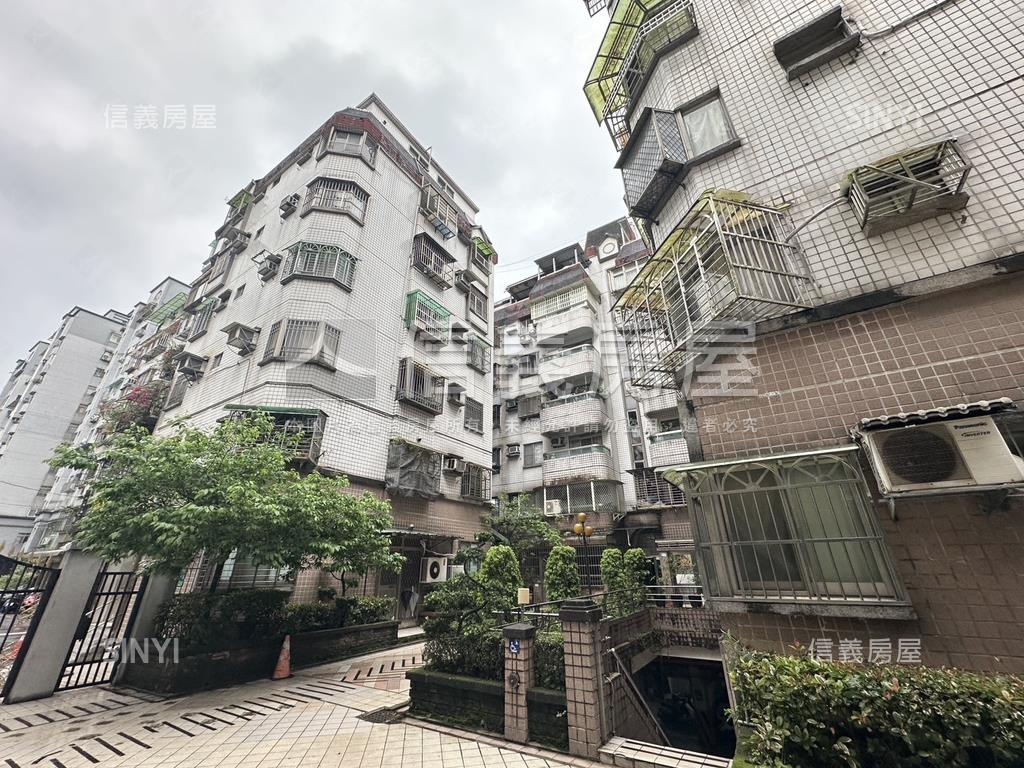 東方巴黎邊間方正三房房屋室內格局與周邊環境