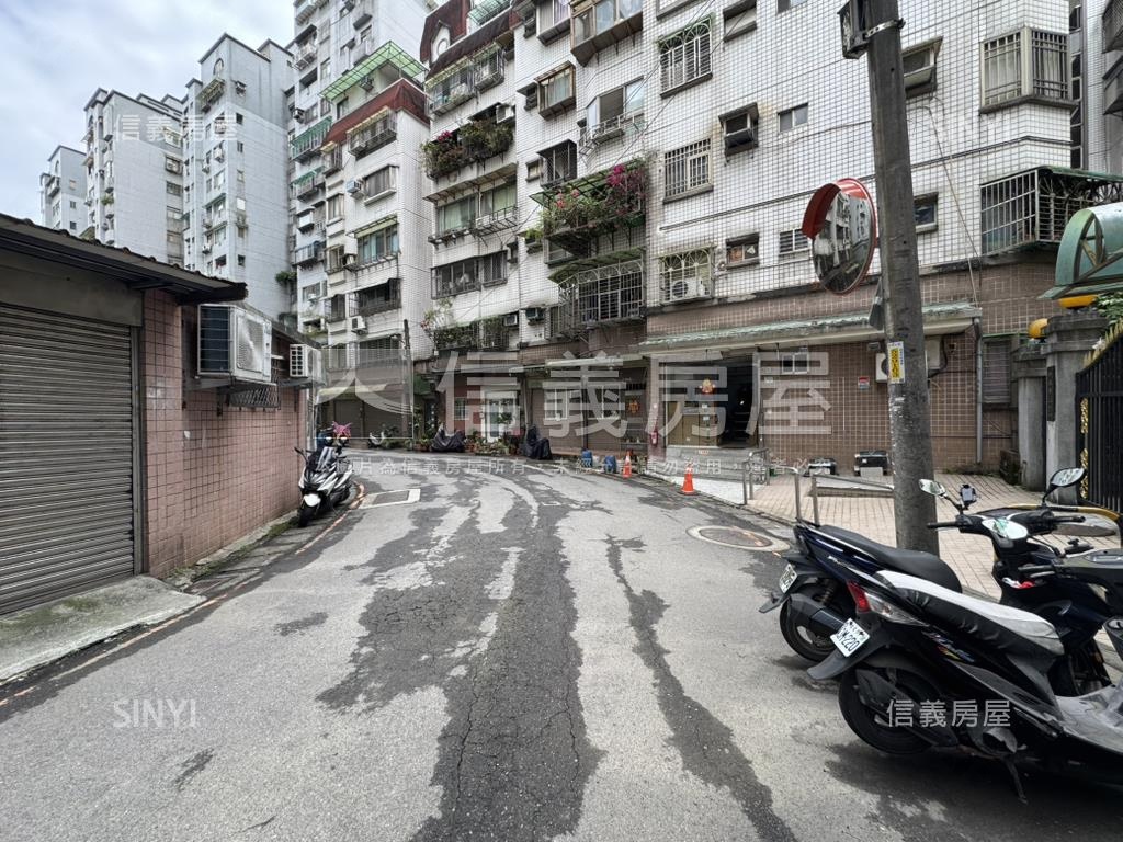 東方巴黎邊間方正三房房屋室內格局與周邊環境