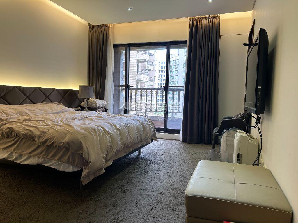 專任中悅城堡３房豪宅房屋室內格局與周邊環境