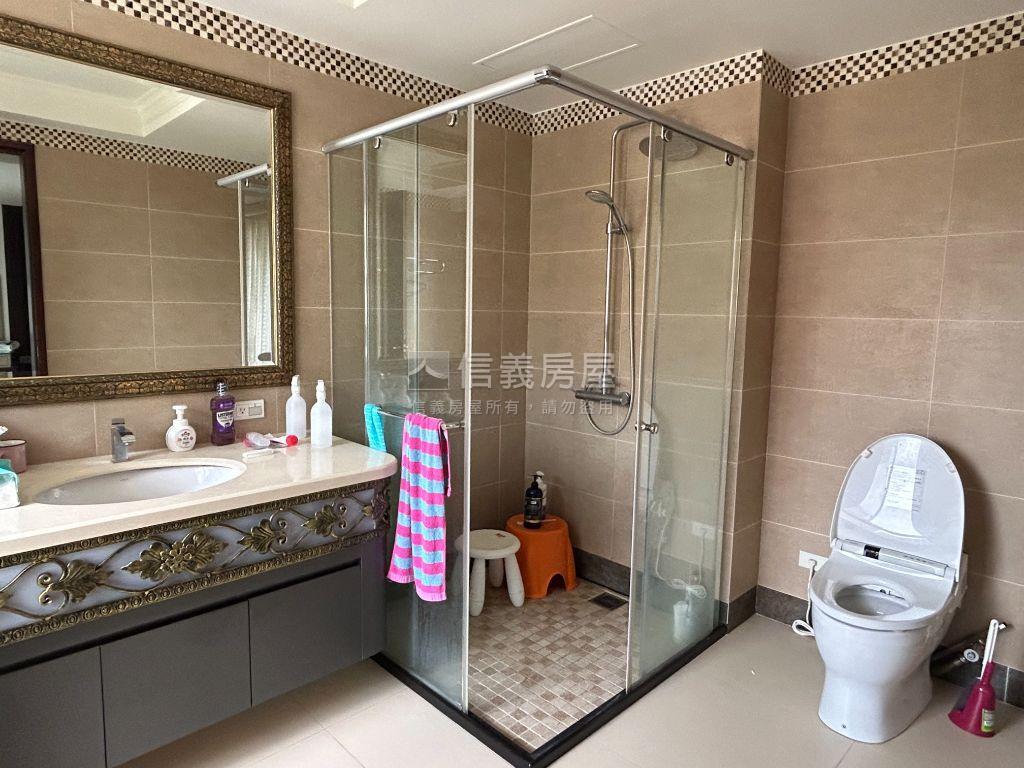 專任中悅城堡３房豪宅房屋室內格局與周邊環境