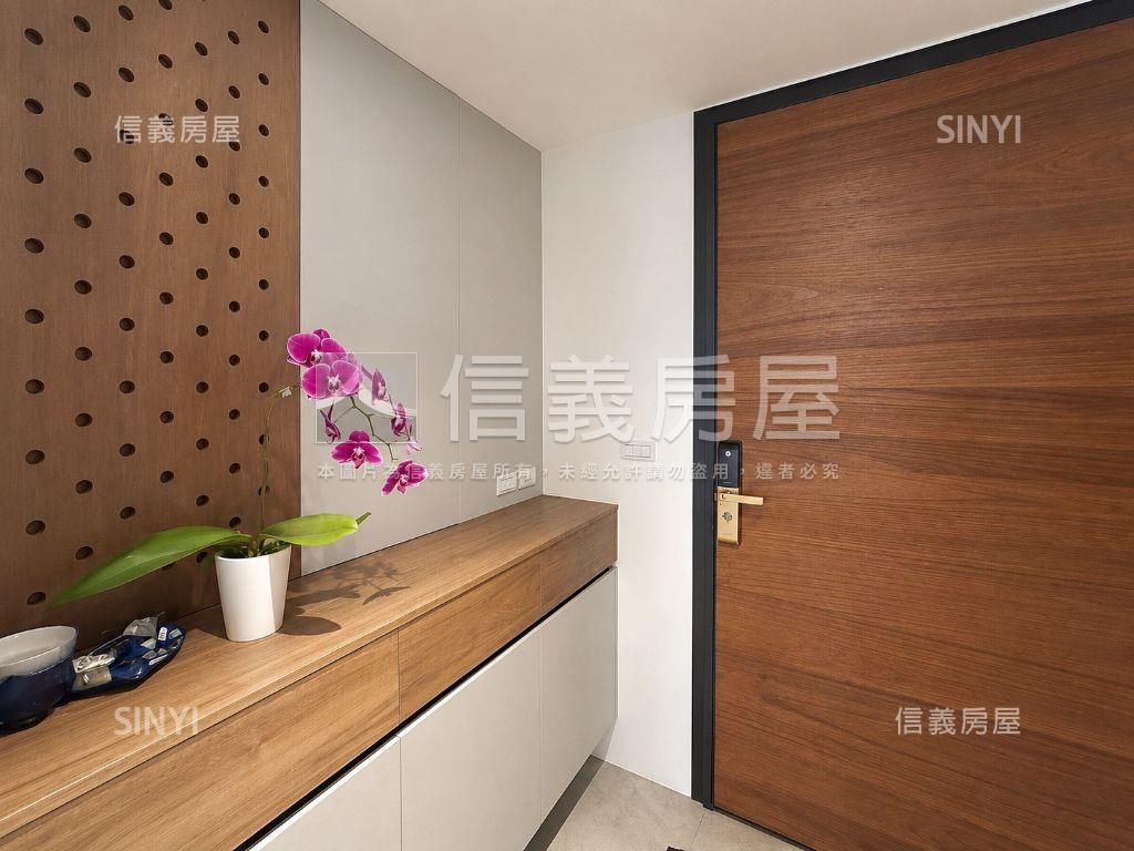 專任稀有在水一方高樓河景房屋室內格局與周邊環境