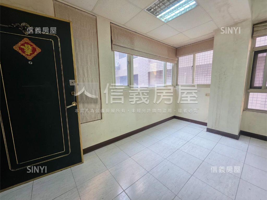 中正吉品三房稀有釋出房屋室內格局與周邊環境