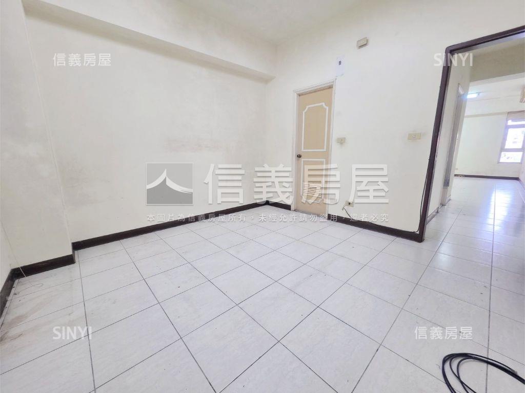 中正吉品三房稀有釋出房屋室內格局與周邊環境