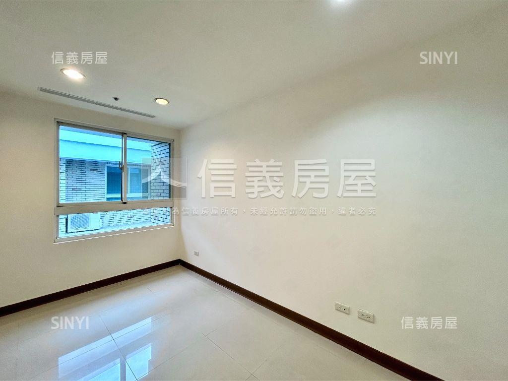 西班牙頂層美景三房車位房屋室內格局與周邊環境