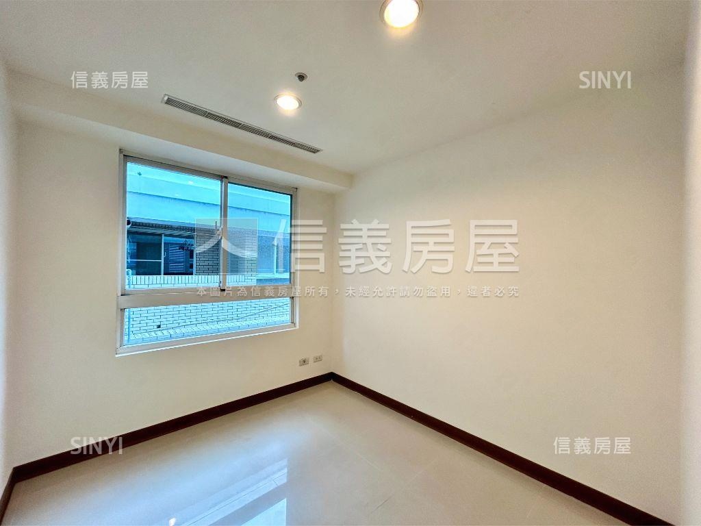 西班牙頂層美景三房車位房屋室內格局與周邊環境