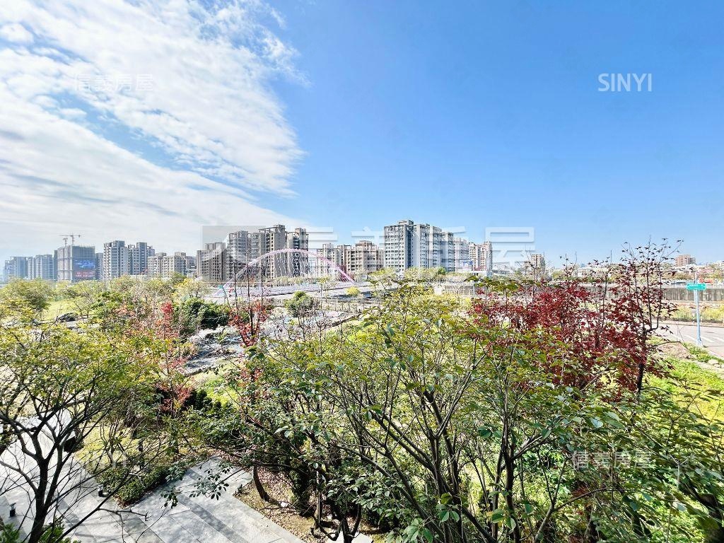北屯輕屋齡河景兩房車位房屋室內格局與周邊環境