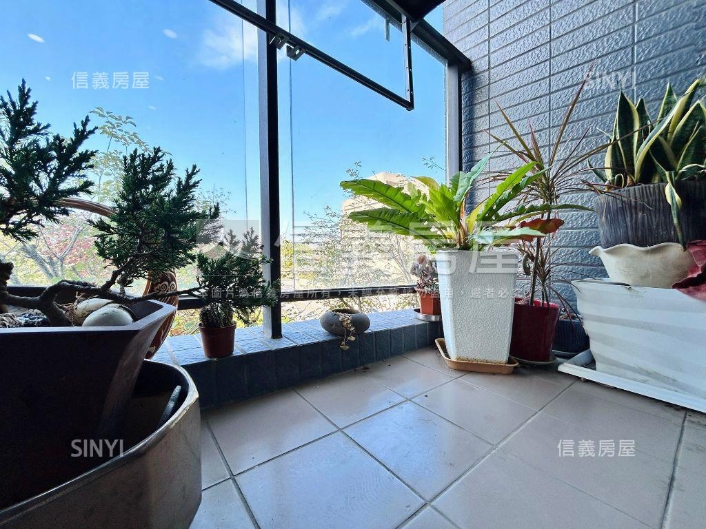 北屯輕屋齡河景兩房車位房屋室內格局與周邊環境
