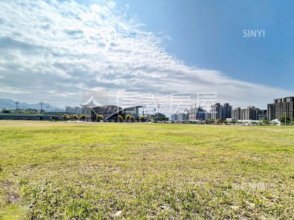 北屯輕屋齡河景兩房車位房屋室內格局與周邊環境