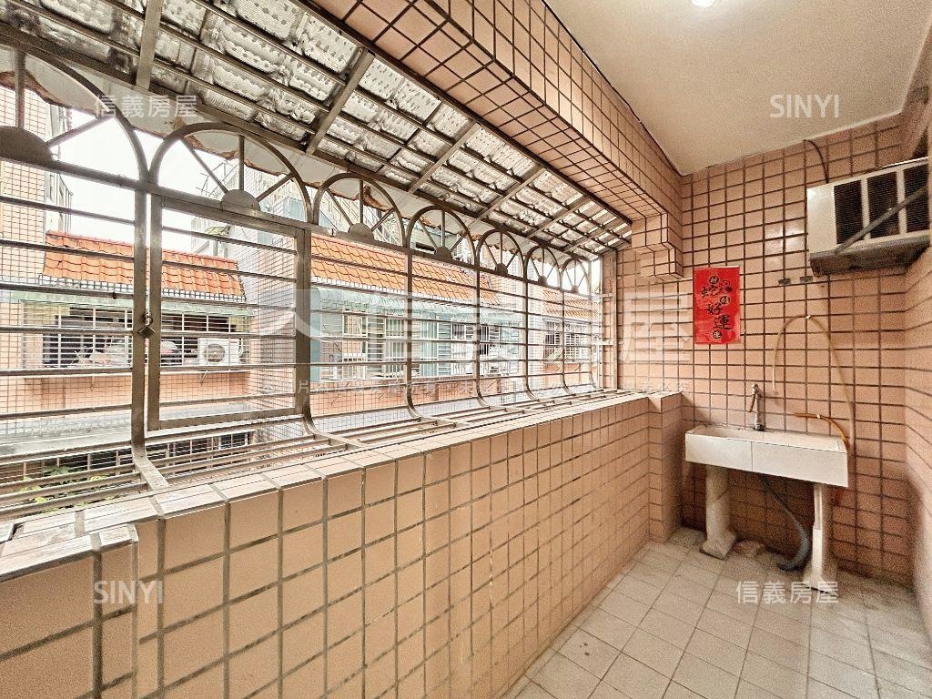 明志邊間三面採光公寓房屋室內格局與周邊環境