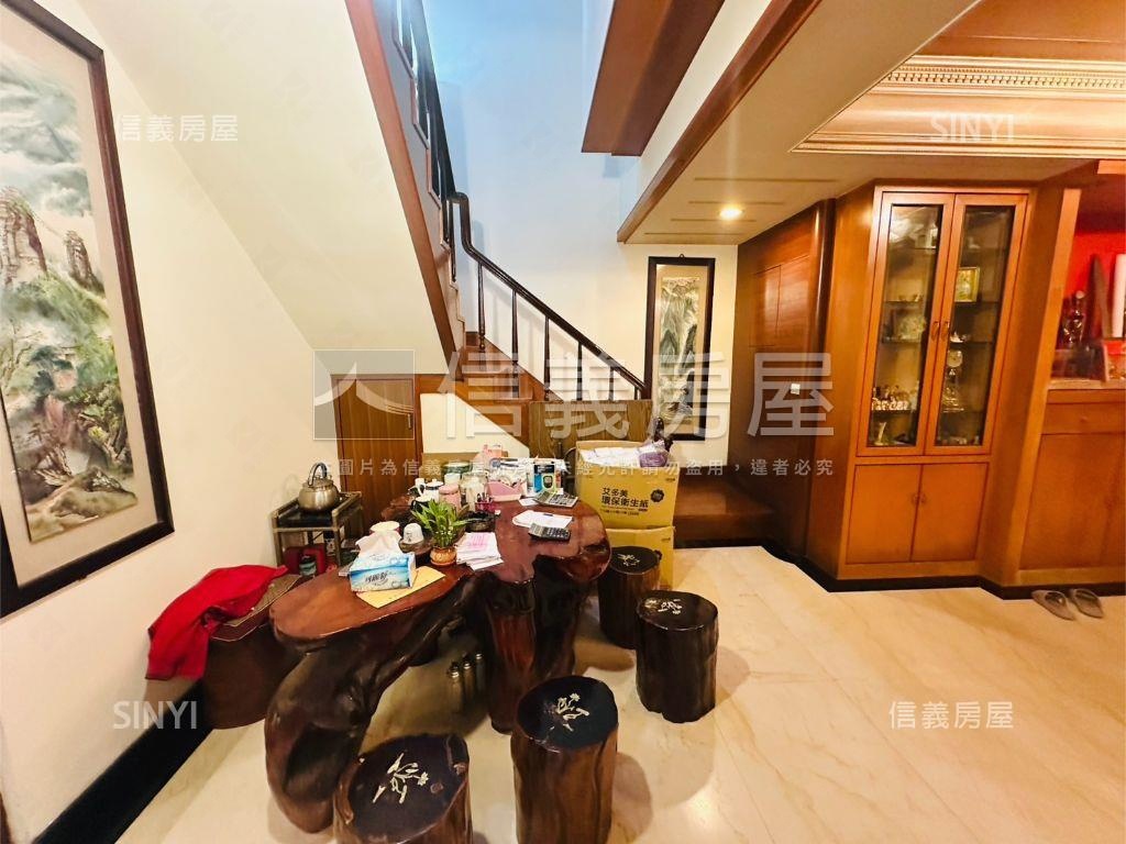 七張捷運三代同堂房屋室內格局與周邊環境