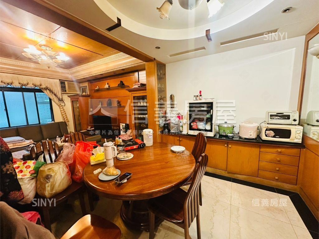 七張捷運三代同堂房屋室內格局與周邊環境