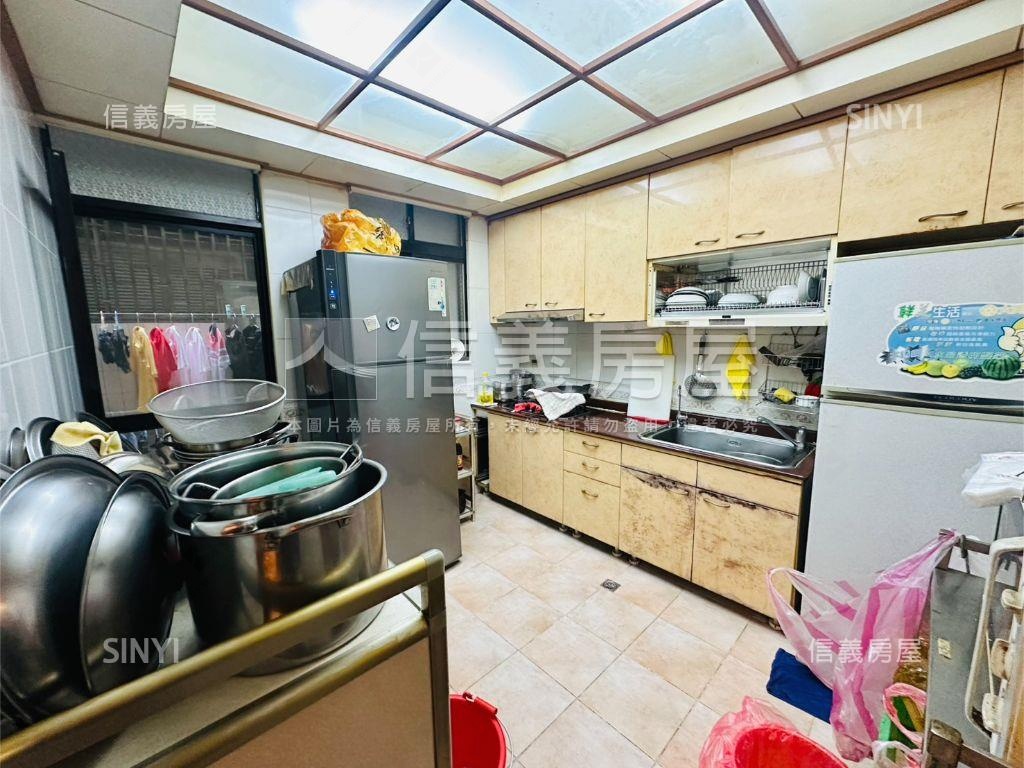 七張捷運三代同堂房屋室內格局與周邊環境