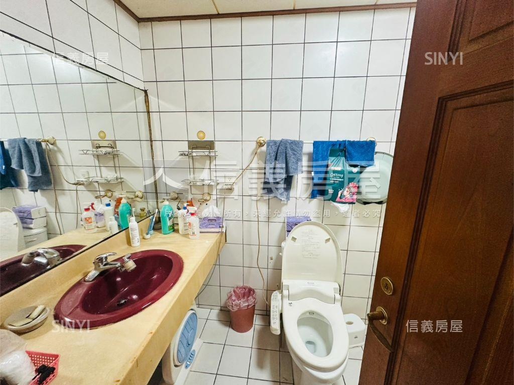 七張捷運三代同堂房屋室內格局與周邊環境