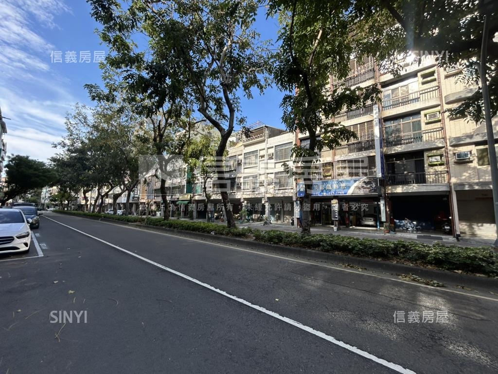 正路稀有大地坪醒目透店房屋室內格局與周邊環境