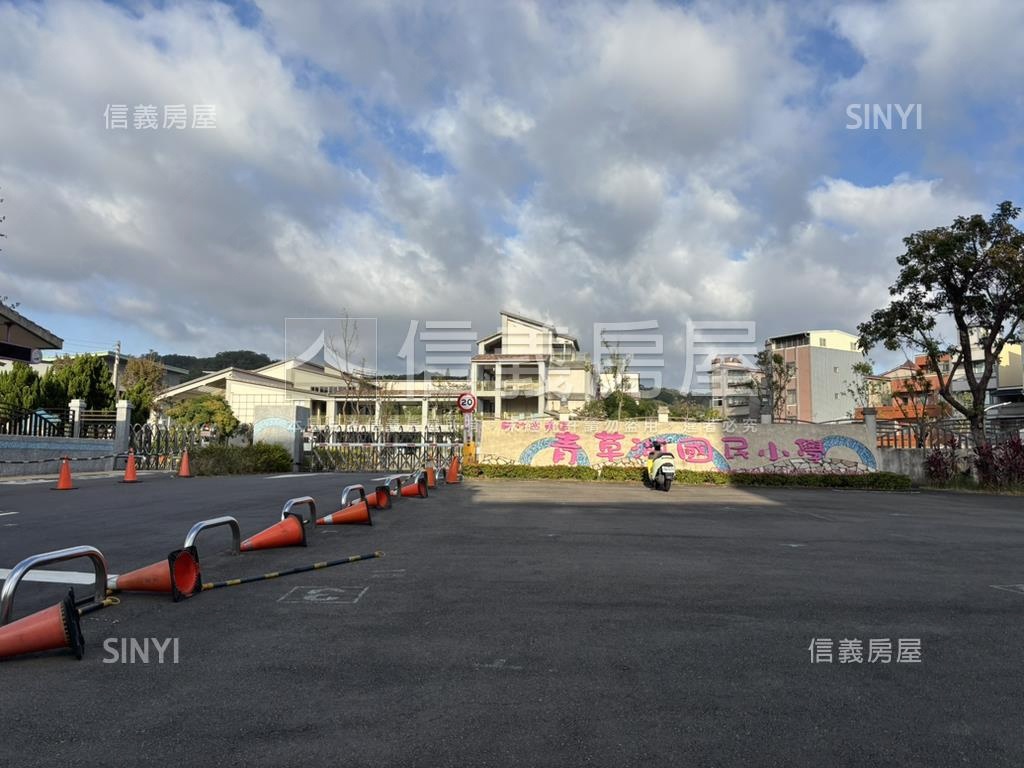 春福三房平面車位房屋室內格局與周邊環境