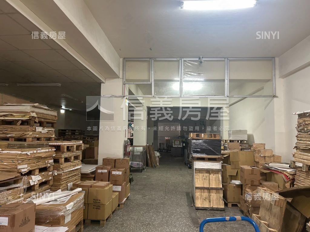 中正路上一樓廠辦房屋室內格局與周邊環境