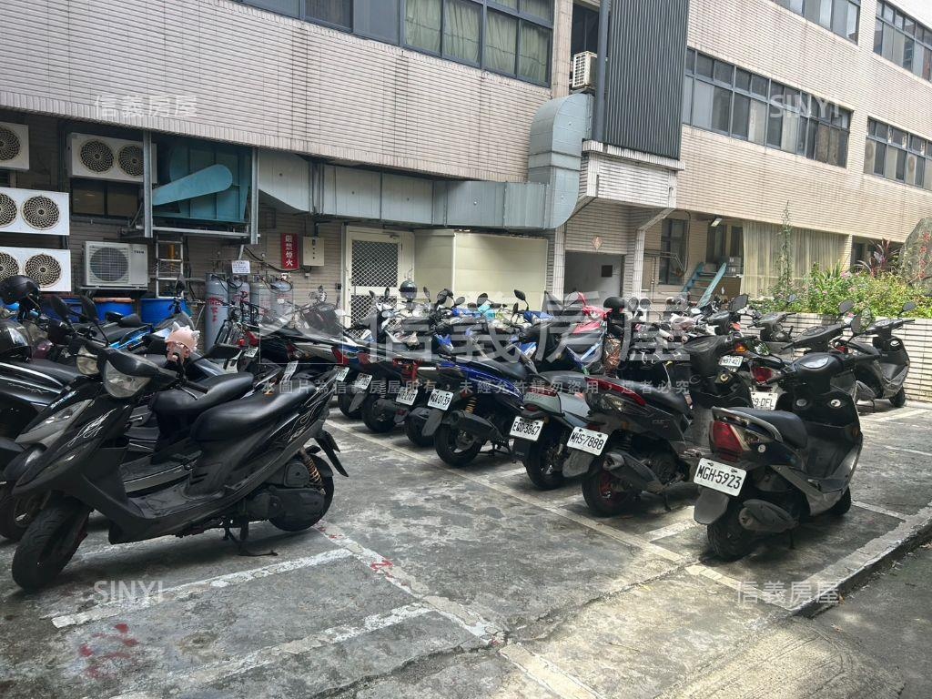 中正路上一樓廠辦房屋室內格局與周邊環境